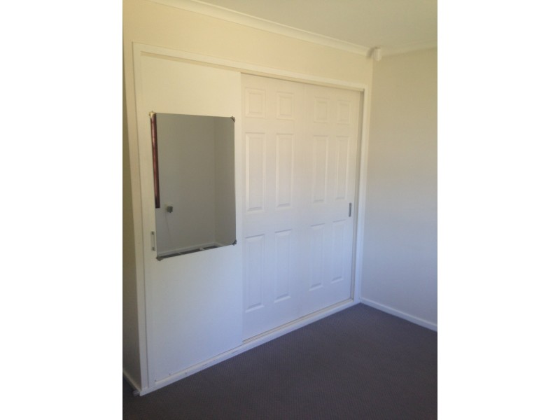 13 Meads Place, Mount Austin NSW 2650