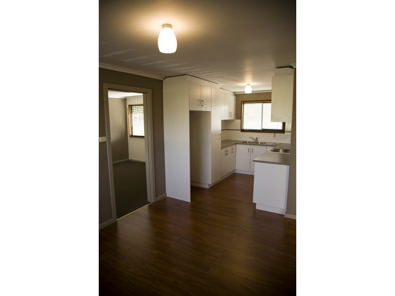 11 Dennis Crescent, Tolland NSW 2650