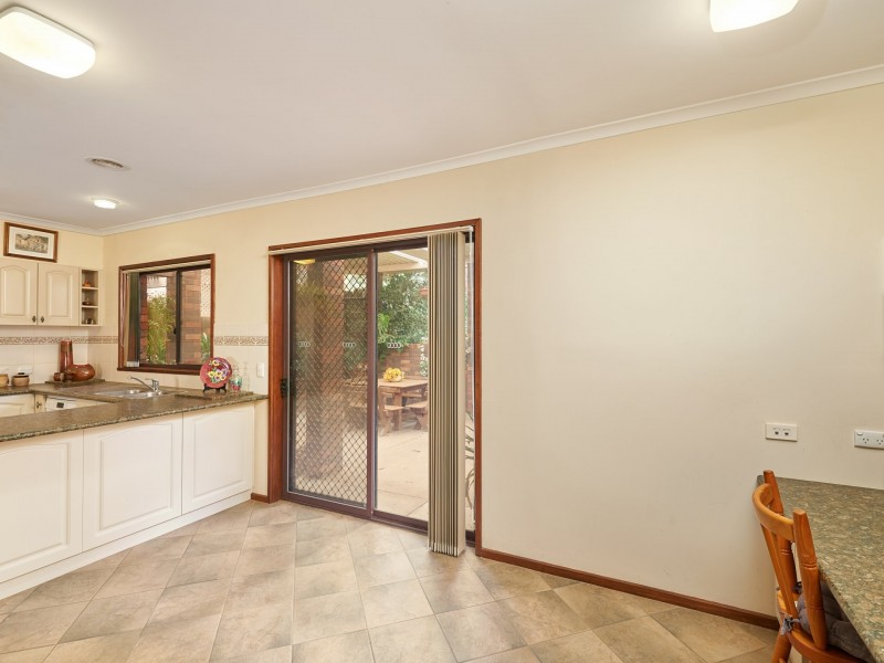79 Simkin Crescent, Kooringal NSW 2650