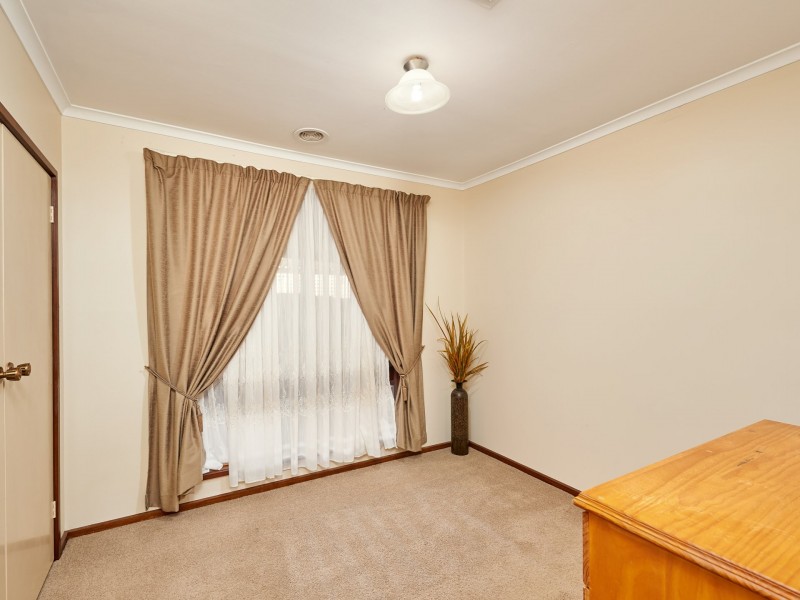 79 Simkin Crescent, Kooringal NSW 2650