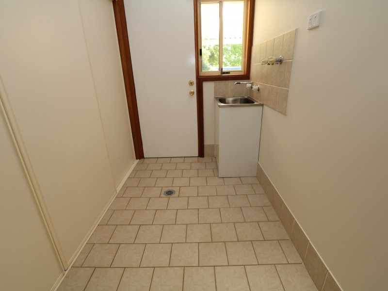 24 Alldis Place, Kooringal NSW 2650