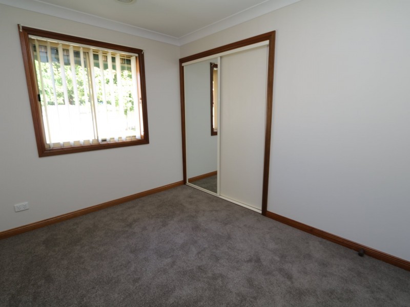 24 Alldis Place, Kooringal NSW 2650
