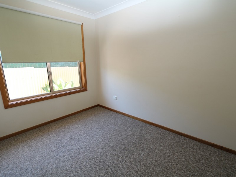9 Langi Crescent, Glenfield Park NSW 2650