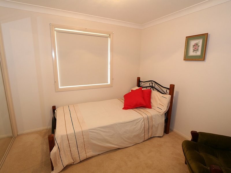 27 Kimba Drive, Glenfield Park NSW 2650