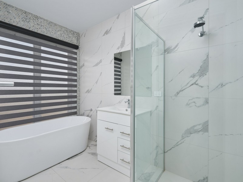 32 Ross Parkway, Gobbagombalin NSW 2650