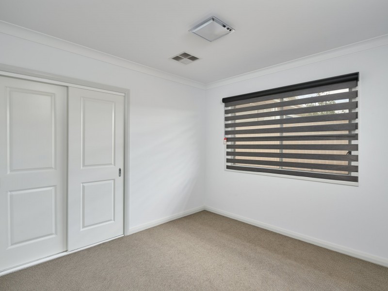 32 Ross Parkway, Gobbagombalin NSW 2650