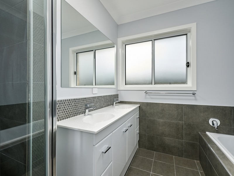 1 Eucalypt Street, Forest Hill NSW 2651