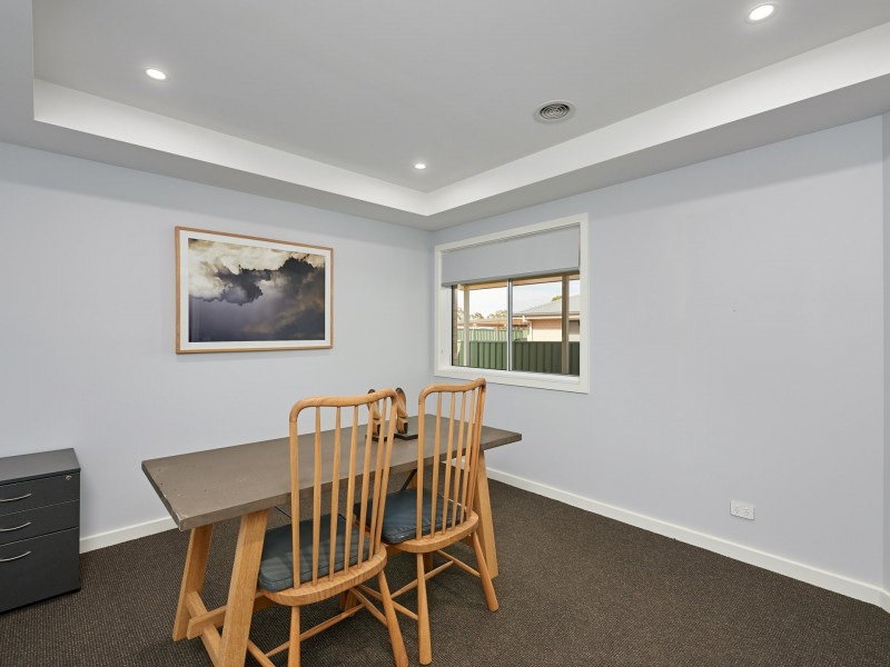1 Eucalypt Street, Forest Hill NSW 2651