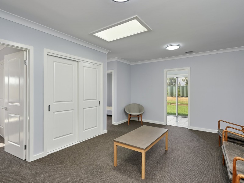 1 Eucalypt Street, Forest Hill NSW 2651