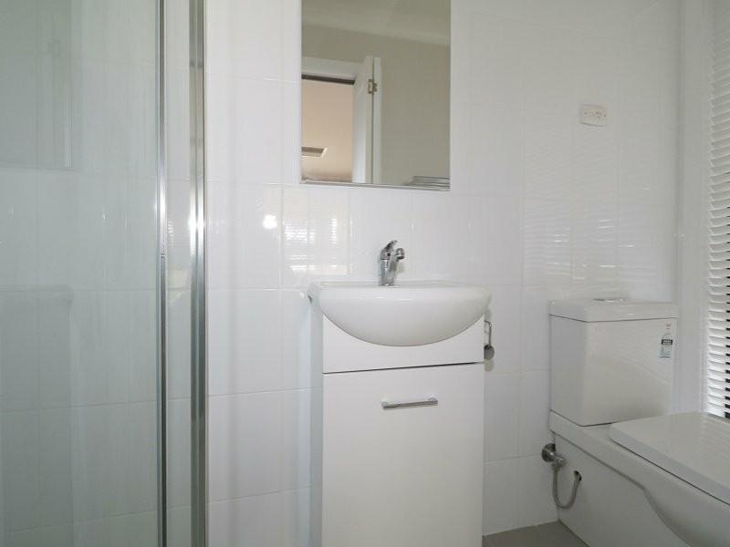 12 Eastlake Drive, Lake Albert NSW 2650
