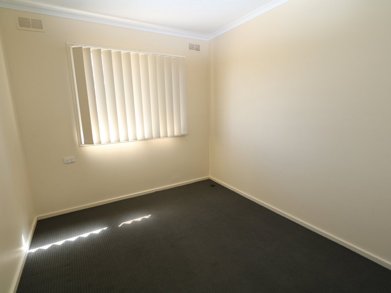 4 Rogers Place, Tolland NSW 2650