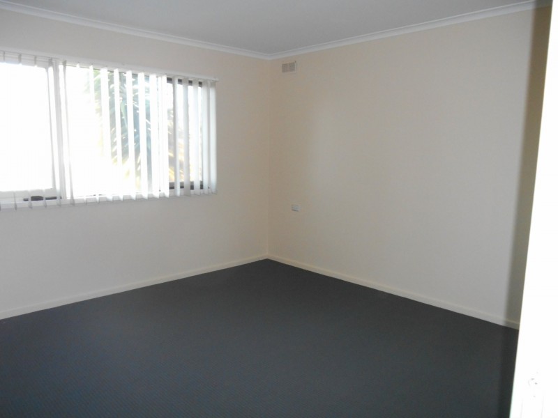 4 Rogers Place, Tolland NSW 2650