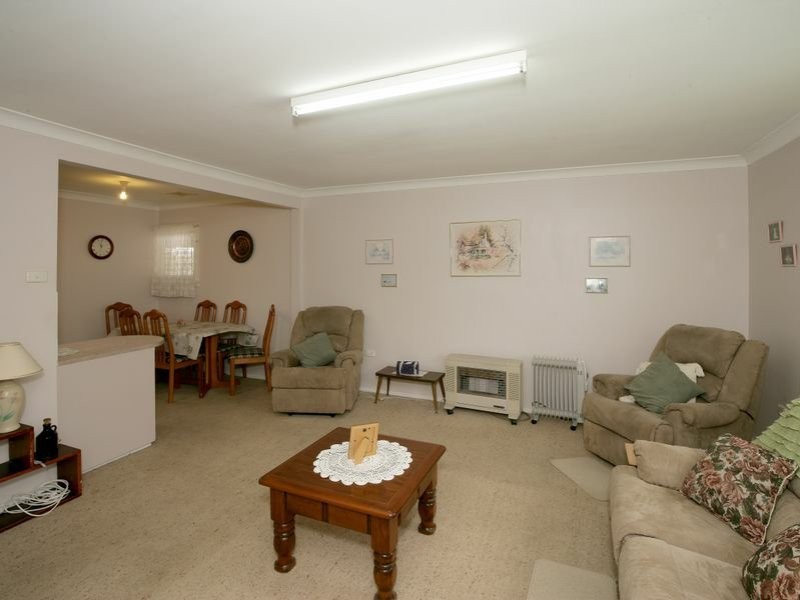 6 Malta Crescent, Ashmont NSW 2650