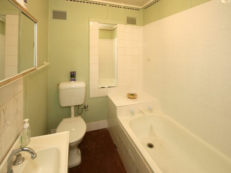 6 Malta Crescent, Ashmont NSW 2650