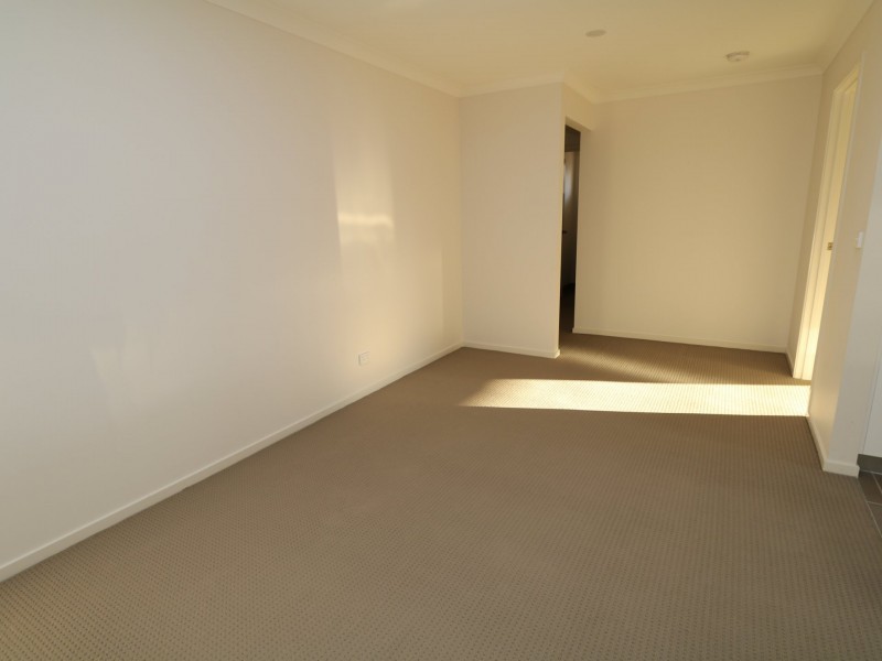 6 Tantoon Circuit, Forest Hill NSW 2651