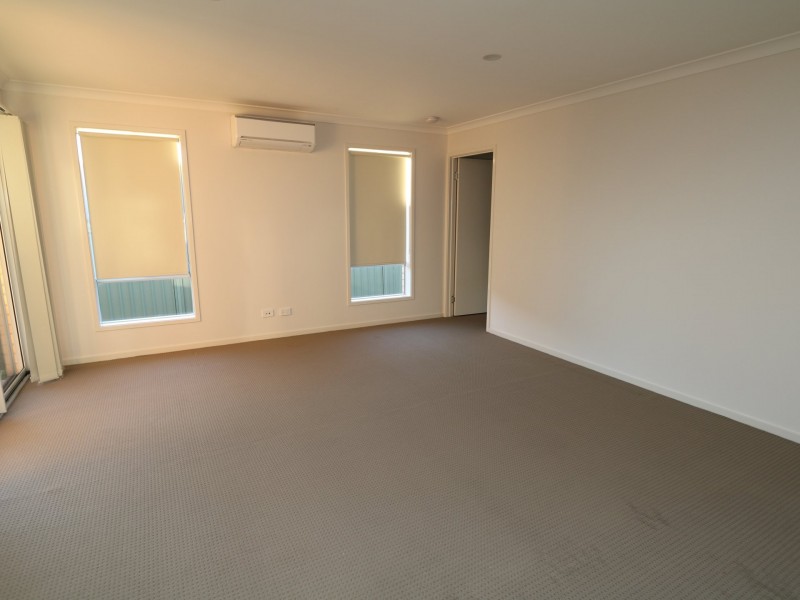 6 Tantoon Circuit, Forest Hill NSW 2651