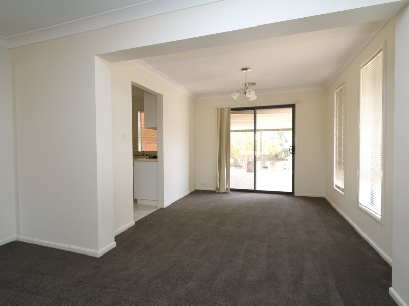 48 Avocet Drive, Estella NSW 2650