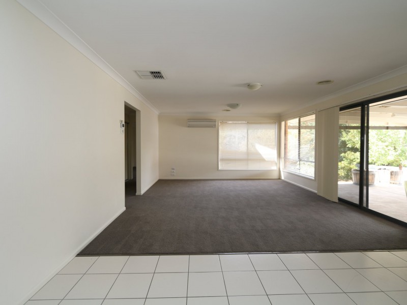 48 Avocet Drive, Estella NSW 2650