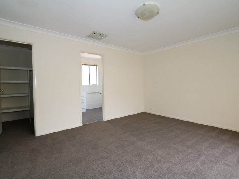 48 Avocet Drive, Estella NSW 2650