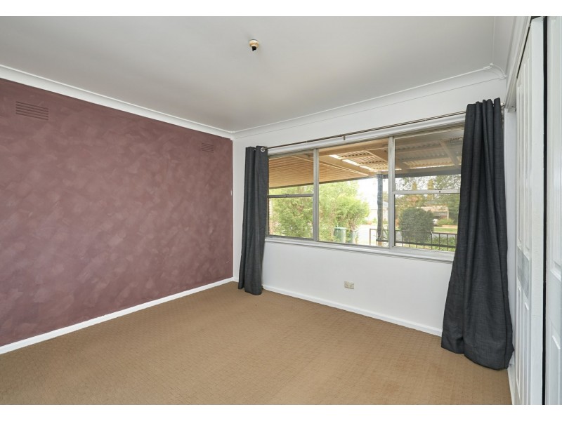 13 Stanley Street, Kooringal NSW 2650