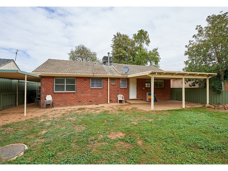 13 Stanley Street, Kooringal NSW 2650