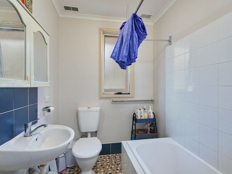 34 Bruce Street, Tolland NSW 2650
