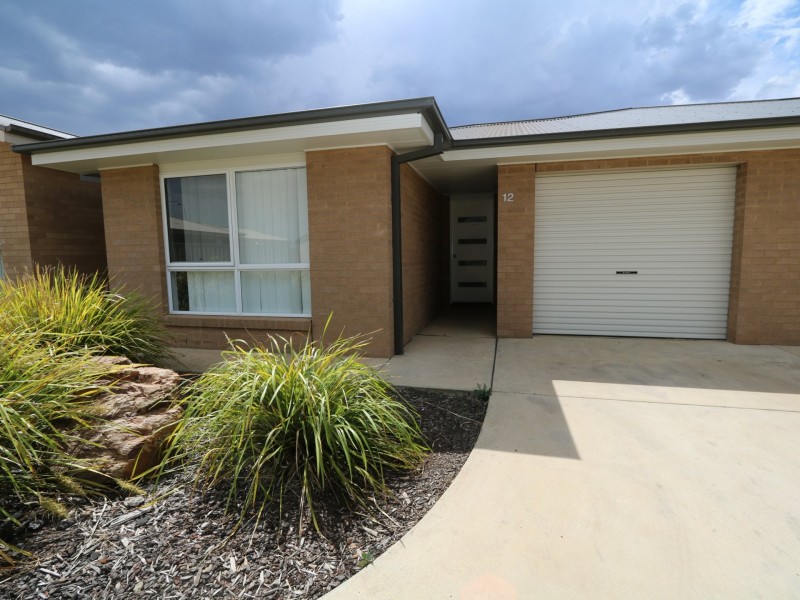 12/10 Mirrul Street, Glenfield Park NSW 2650