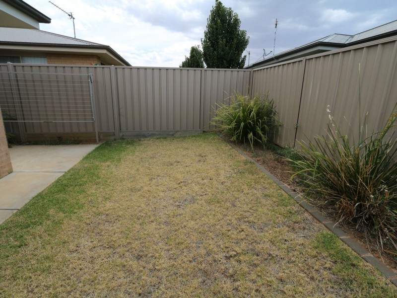 12/10 Mirrul Street, Glenfield Park NSW 2650