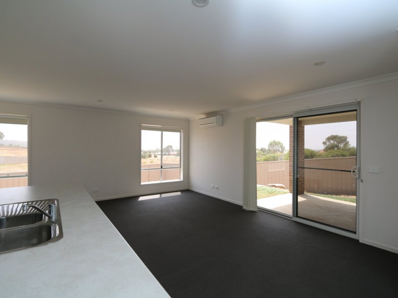 2 Watson Boulevard, Lloyd NSW 2650