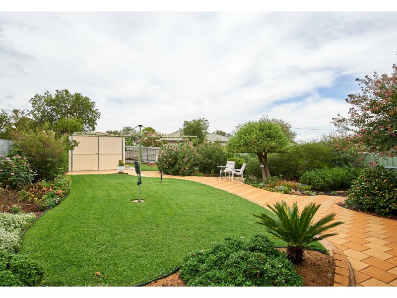 150 Fernleigh Road, Mount Austin NSW 2650