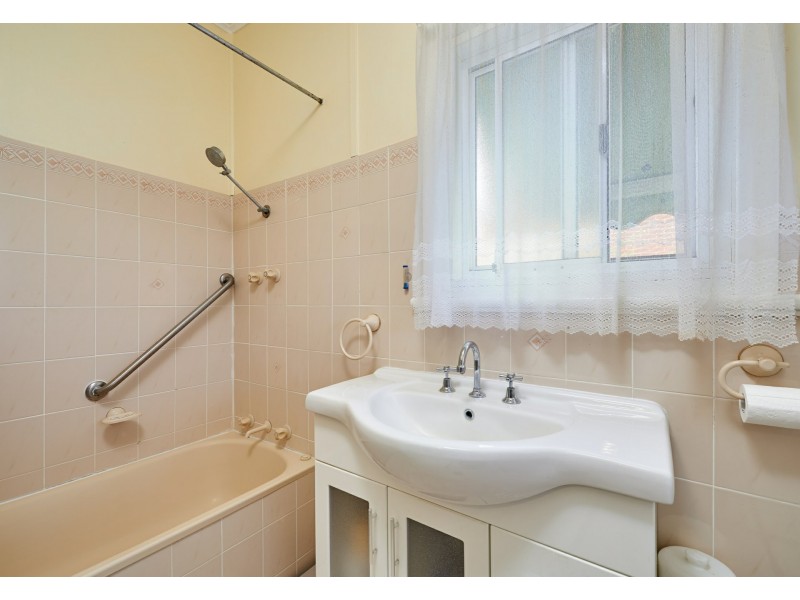 150 Fernleigh Road, Mount Austin NSW 2650