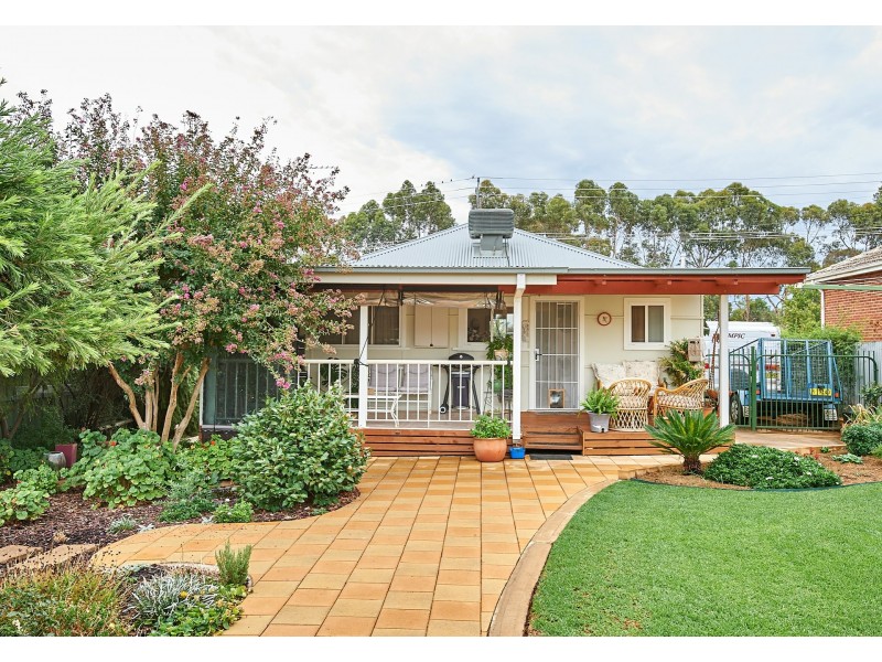 150 Fernleigh Road, Mount Austin NSW 2650