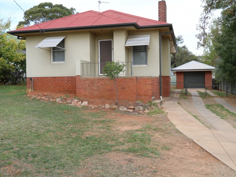 109 Macleay Street, Turvey Park NSW 2650