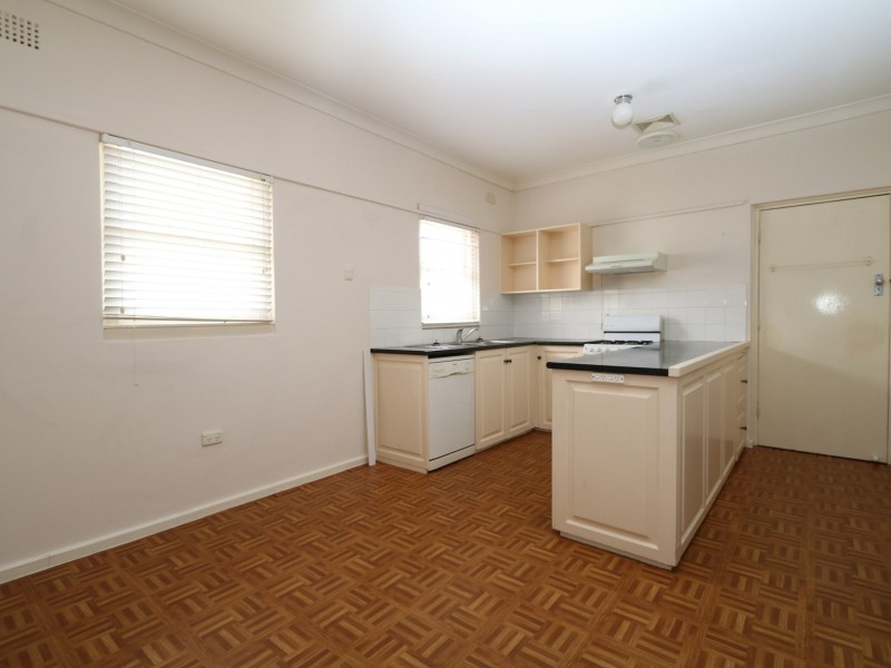 109 Macleay Street, Turvey Park NSW 2650