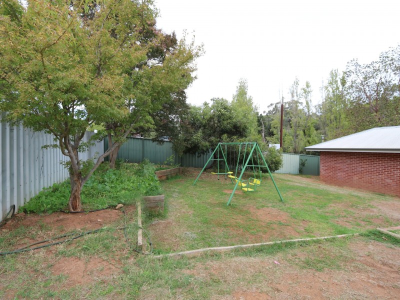 109 Macleay Street, Turvey Park NSW 2650