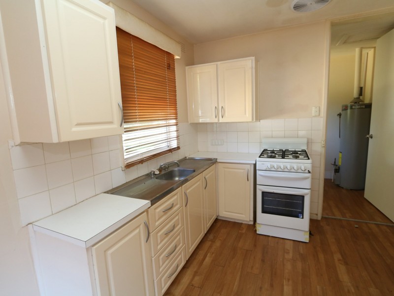 8 Adams Street, Ashmont NSW 2650