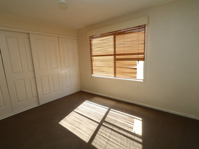 8 Adams Street, Ashmont NSW 2650