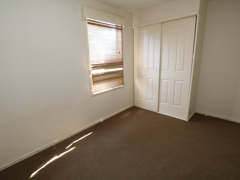 8 Adams Street, Ashmont NSW 2650