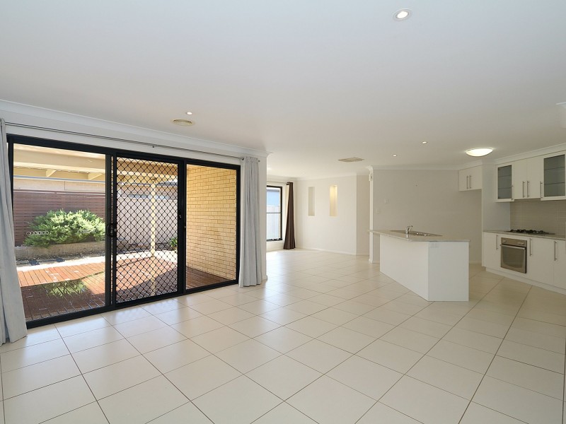 6 Barrima Drive, Glenfield Park NSW 2650