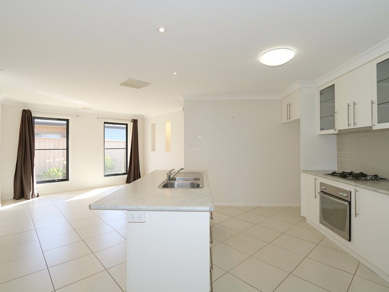 6 Barrima Drive, Glenfield Park NSW 2650