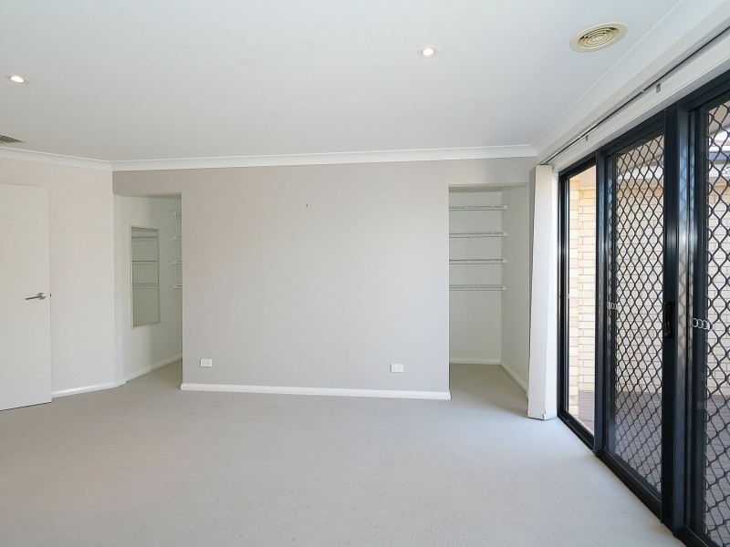6 Barrima Drive, Glenfield Park NSW 2650