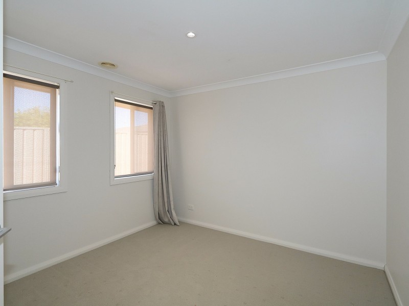 6 Barrima Drive, Glenfield Park NSW 2650