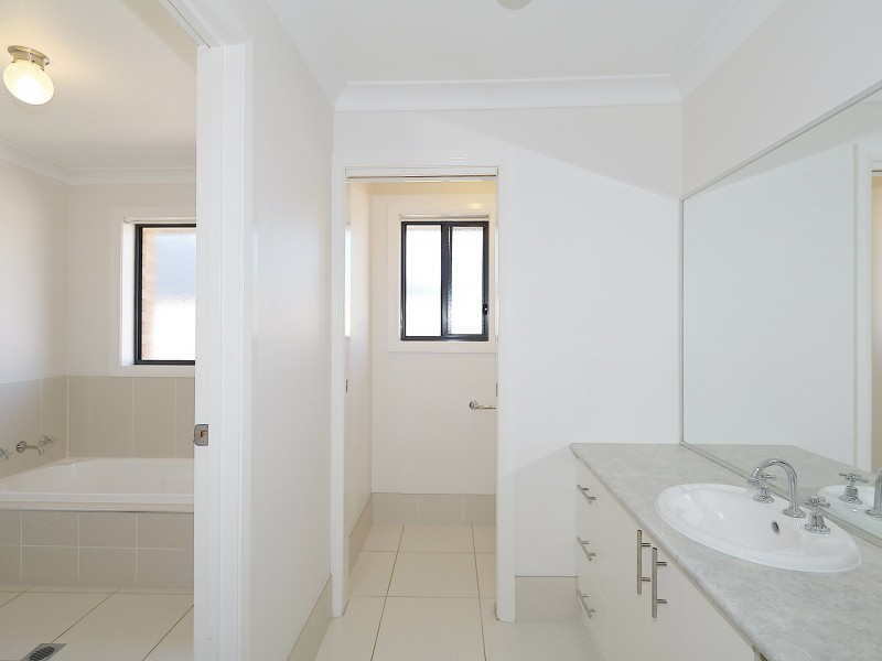 6 Barrima Drive, Glenfield Park NSW 2650