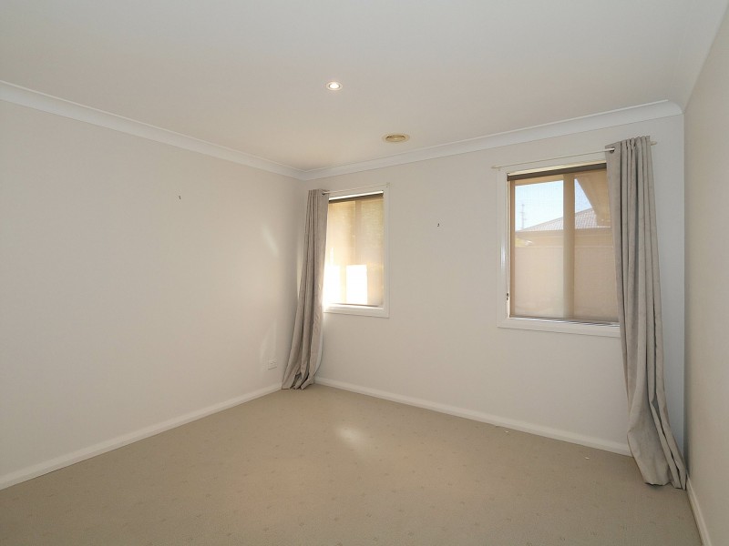 6 Barrima Drive, Glenfield Park NSW 2650