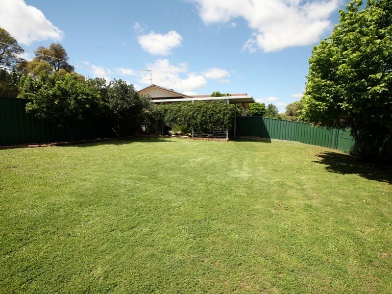 174 Fernleigh Road, Mount Austin NSW 2650