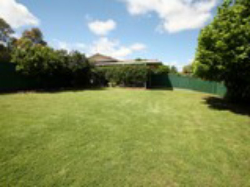 174 Fernleigh Road, Mount Austin NSW 2650