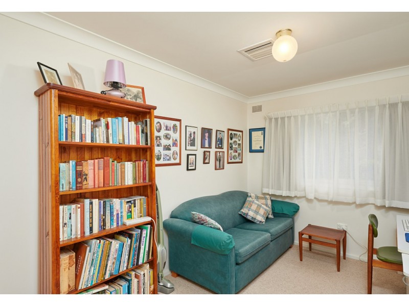 1 Bellevue Parade, Kooringal NSW 2650