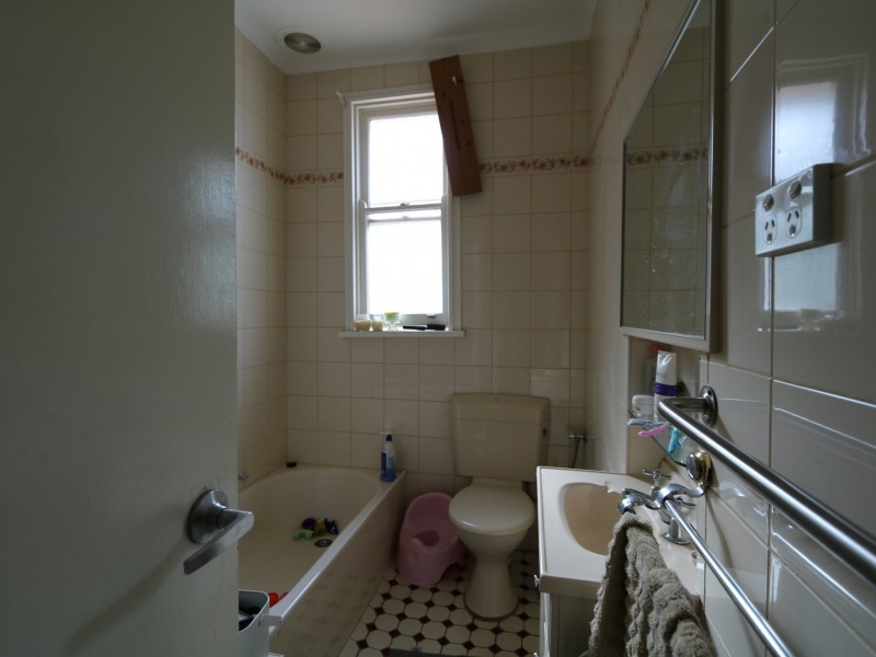 10 Spooner Street, Mount Austin NSW 2650