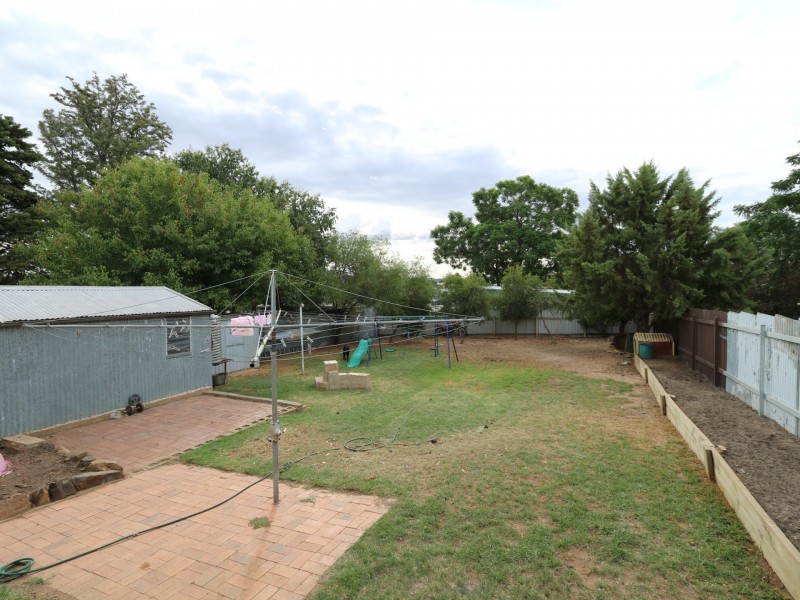 10 Spooner Street, Mount Austin NSW 2650