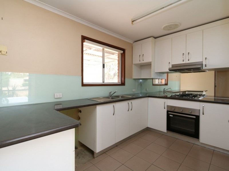 31 Darri Street, Glenfield Park NSW 2650